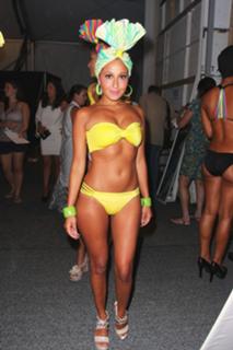 Adrienne Houghton feet photo thumbnail