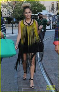 Adrienne Houghton feet photo thumbnail