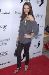 Adrienne Janic feet photo 8