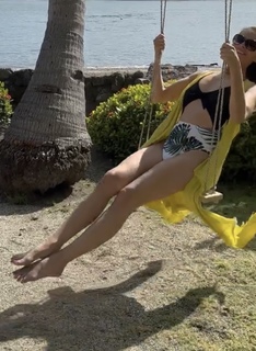 Adrienne Janic feet photo 10