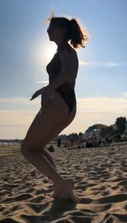Adèle Castillon feet photo 3