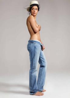 Adèle Exarchopoulos feet photo thumbnail