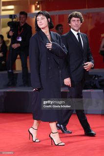 Adèle Exarchopoulos feet photo thumbnail