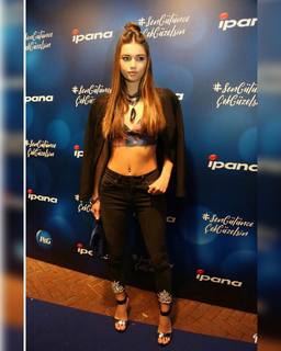 Afra Saraçoglu feet photo thumbnail