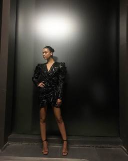 Afra Saraçoglu feet photo thumbnail