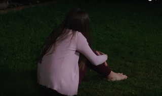 Afra Saraçoglu feet photo thumbnail