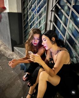 Afra Saraçoglu feet photo thumbnail