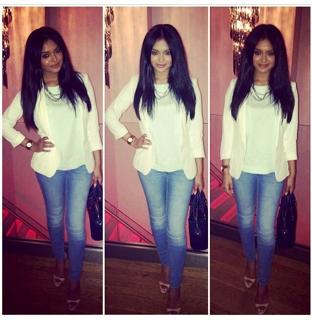 Afshan Azad feet photo 19