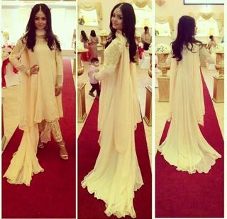Afshan Azad feet photo 15