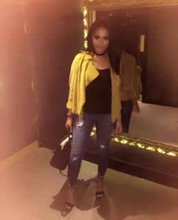 Afshan Azad feet photo 16