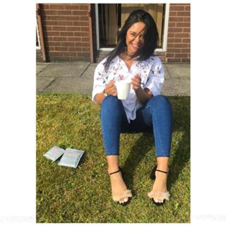 Afshan Azad feet photo 13