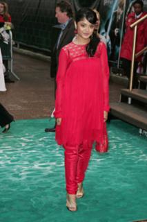 Afshan Azad feet photo 14