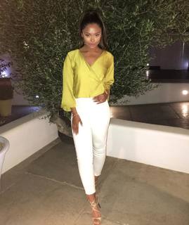 Afshan Azad feet photo 2