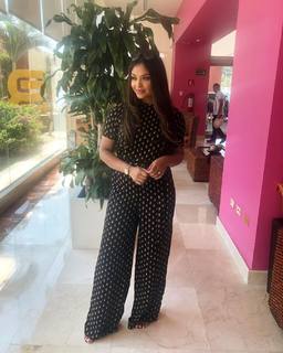 Afshan Azad feet photo 16