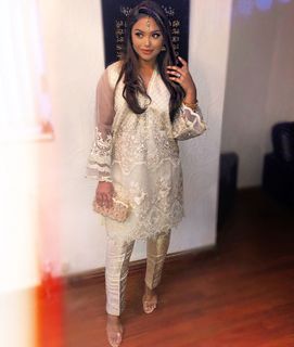 Afshan Azad feet photo 4