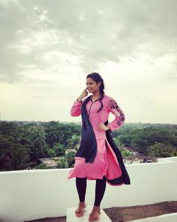 Afshan Azad feet photo 4