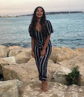 Afshan Azad feet photo 2