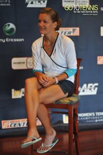 Aga Radwanska feet photo thumbnail