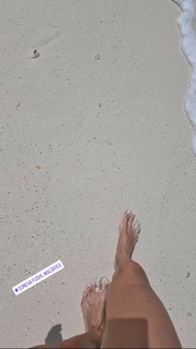Aga Radwanska feet photo thumbnail