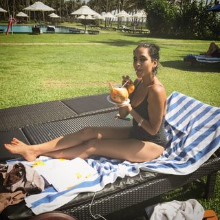 Agam Darshi feet photo 2
