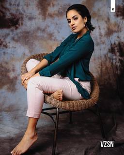 Agam Darshi feet photo 18