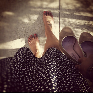 Agam Darshi feet photo 15