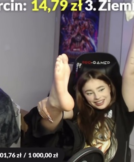 Agata Fak feet photo thumbnail