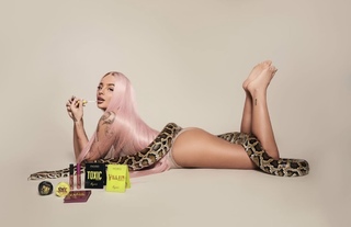 Agata Fak feet photo thumbnail