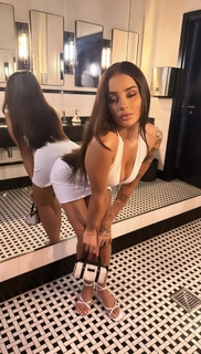 Agata Fak feet photo thumbnail