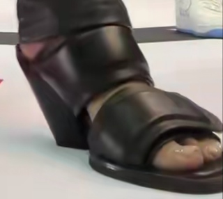 Agata Fak feet photo thumbnail