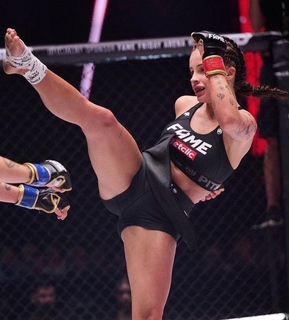 Agata Fak feet photo thumbnail