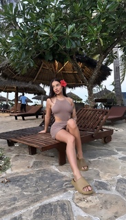 Agata Fak feet photo thumbnail