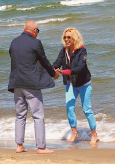 Agata Mlynarska feet photo thumbnail