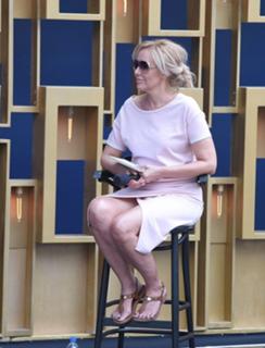 Agata Mlynarska feet photo thumbnail