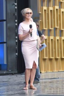 Agata Mlynarska feet photo thumbnail