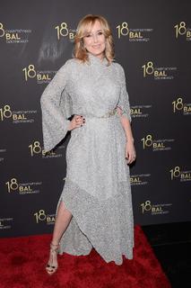 Agata Mlynarska feet photo thumbnail