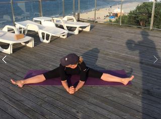 Agata Mlynarska feet photo thumbnail