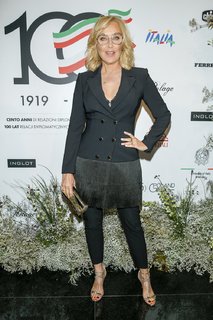 Agata Mlynarska feet photo thumbnail