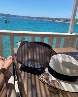 Agata Mlynarska feet photo thumbnail