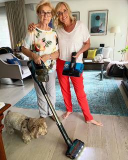 Agata Mlynarska feet photo thumbnail