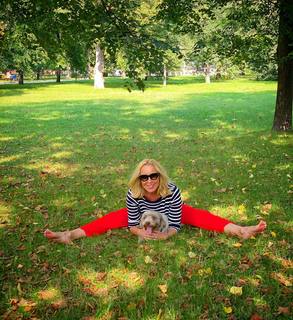 Agata Mlynarska feet photo thumbnail