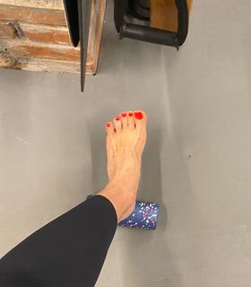 Agata Mlynarska feet photo thumbnail
