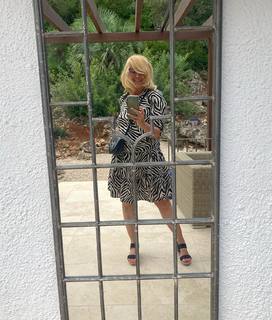 Agata Mlynarska feet photo thumbnail