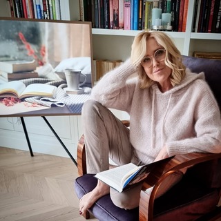 Agata Mlynarska feet photo thumbnail