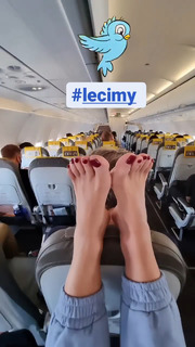 Agata Mlynarska feet photo thumbnail