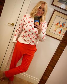 Agata Mlynarska feet photo thumbnail