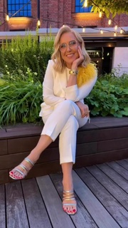 Agata Mlynarska feet photo thumbnail