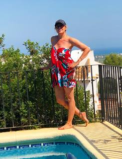 Agata Mlynarska feet photo thumbnail