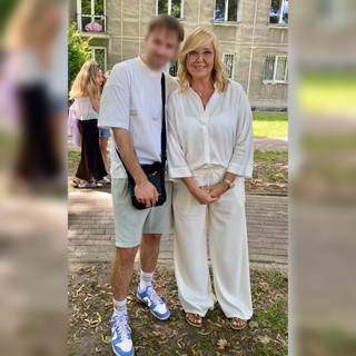 Agata Mlynarska feet photo thumbnail