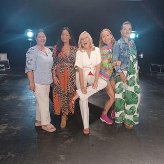 Agata Mlynarska feet photo thumbnail